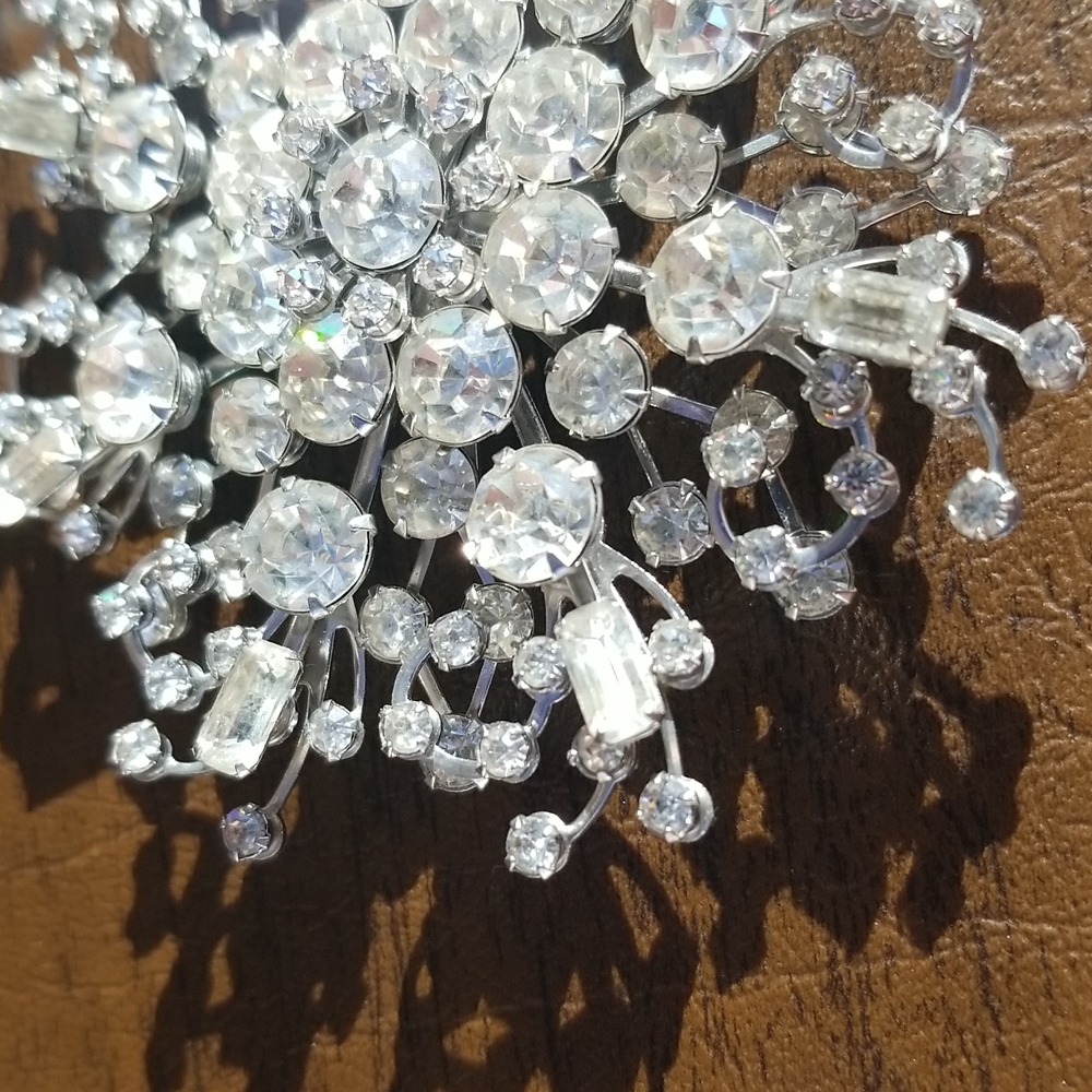 Vintage Large Rhinestone Snowflake Brooch - Picture 7 of 9